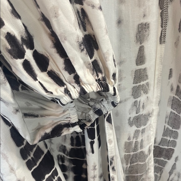 Love on a Hanger Monochrome Tie-Dye Cardigan - Picture 7 of 8